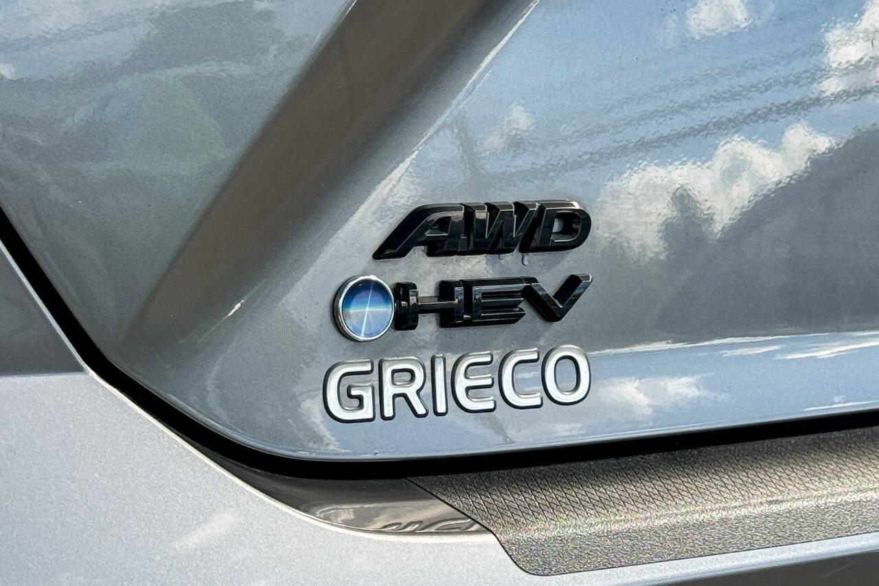 2025 Toyota Camry SE AWD