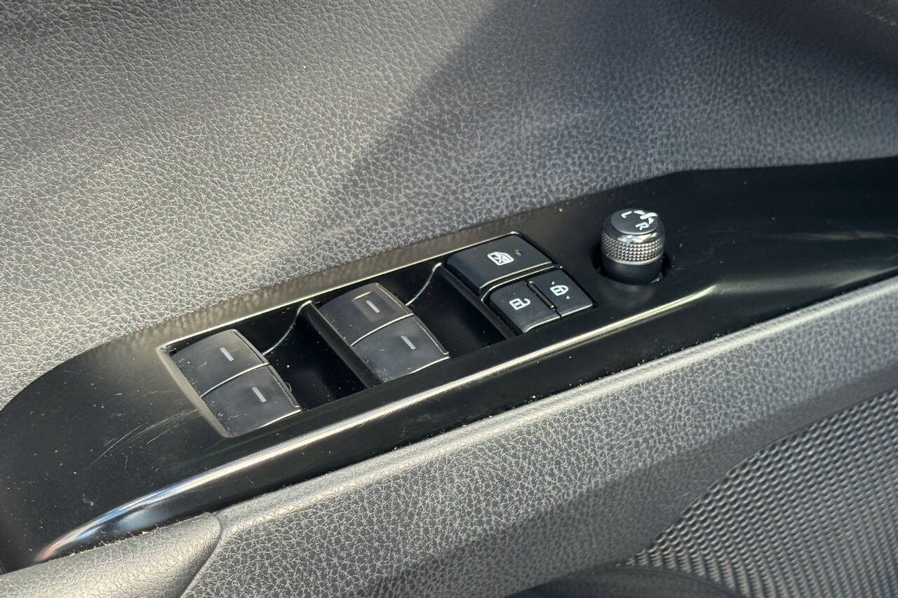 2025 Toyota Camry SE AWD