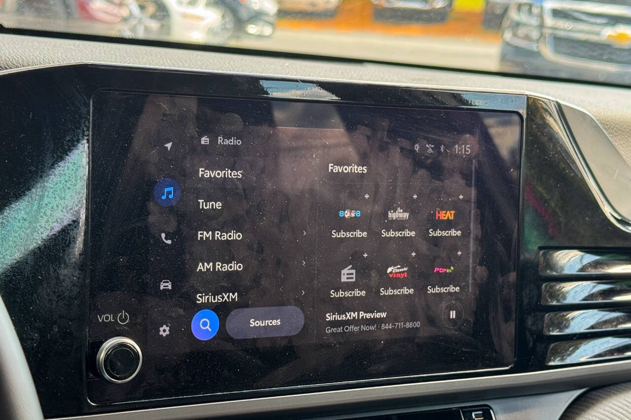 2025 Toyota Camry SE AWD