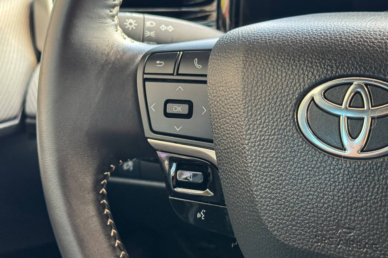 2025 Toyota Camry SE AWD