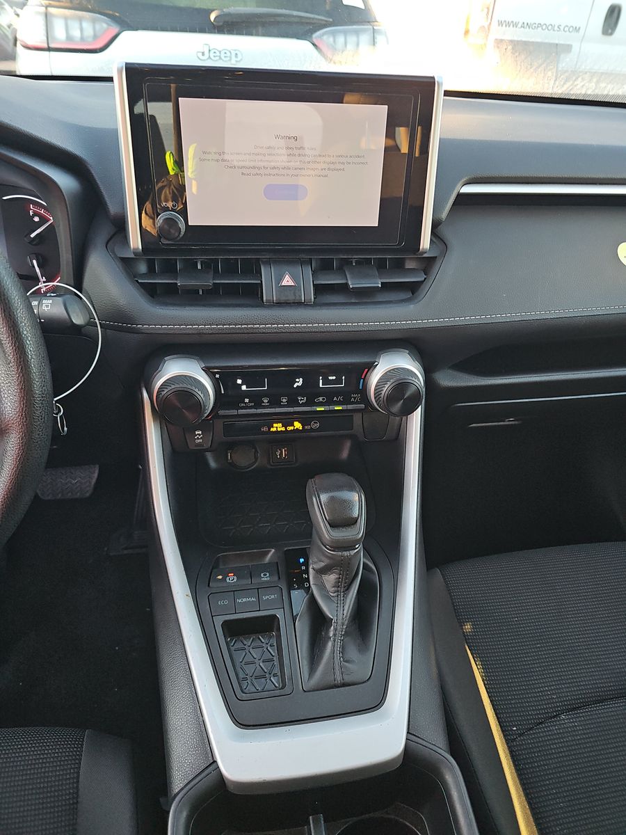 2023 Toyota RAV4 LE FWD