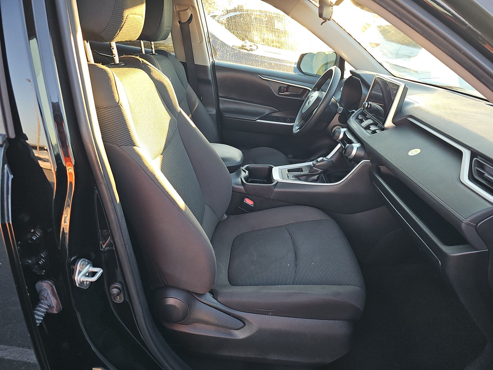 2023 Toyota RAV4 LE FWD