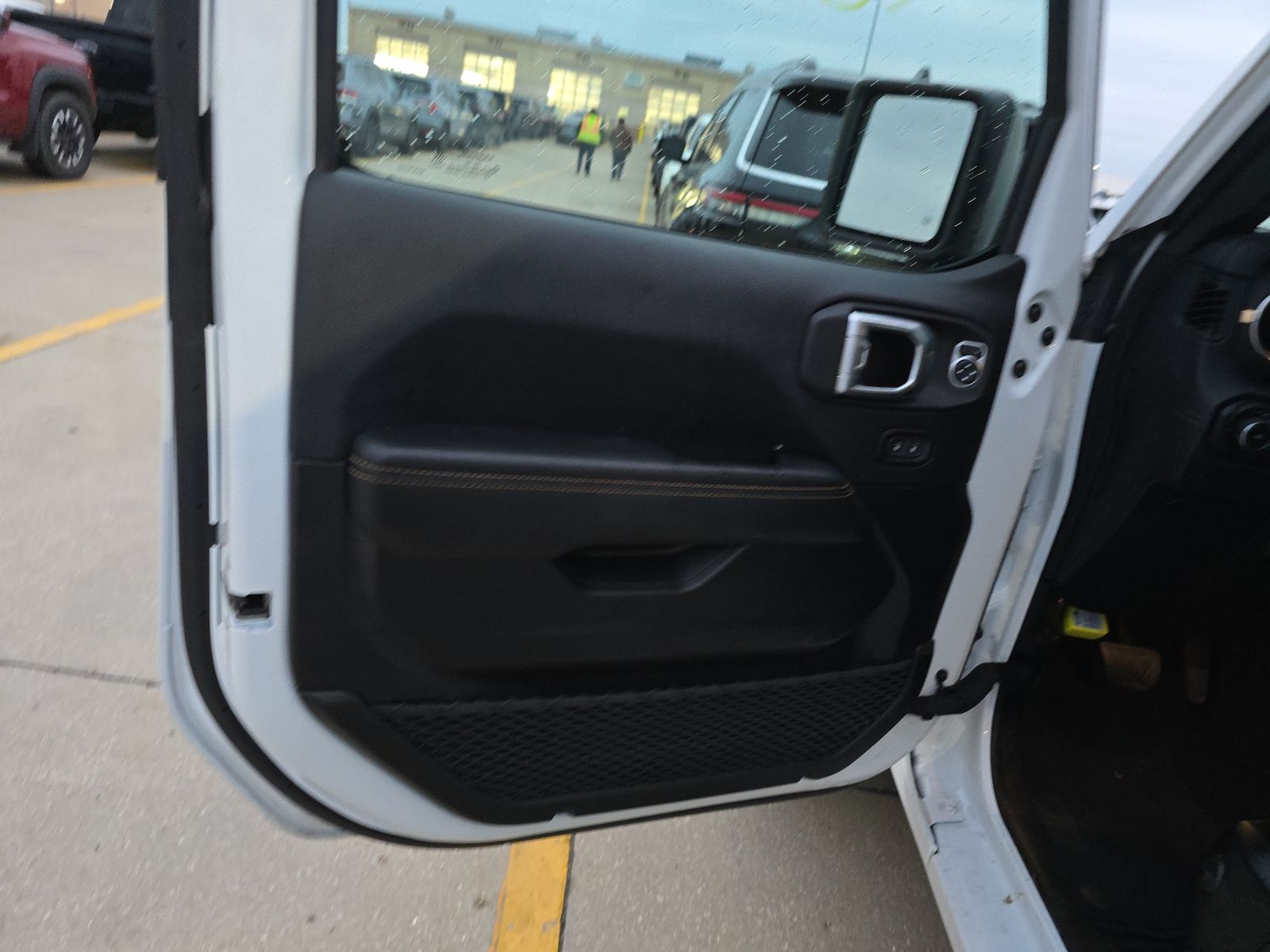 2024 Jeep Wrangler Sahara AWD