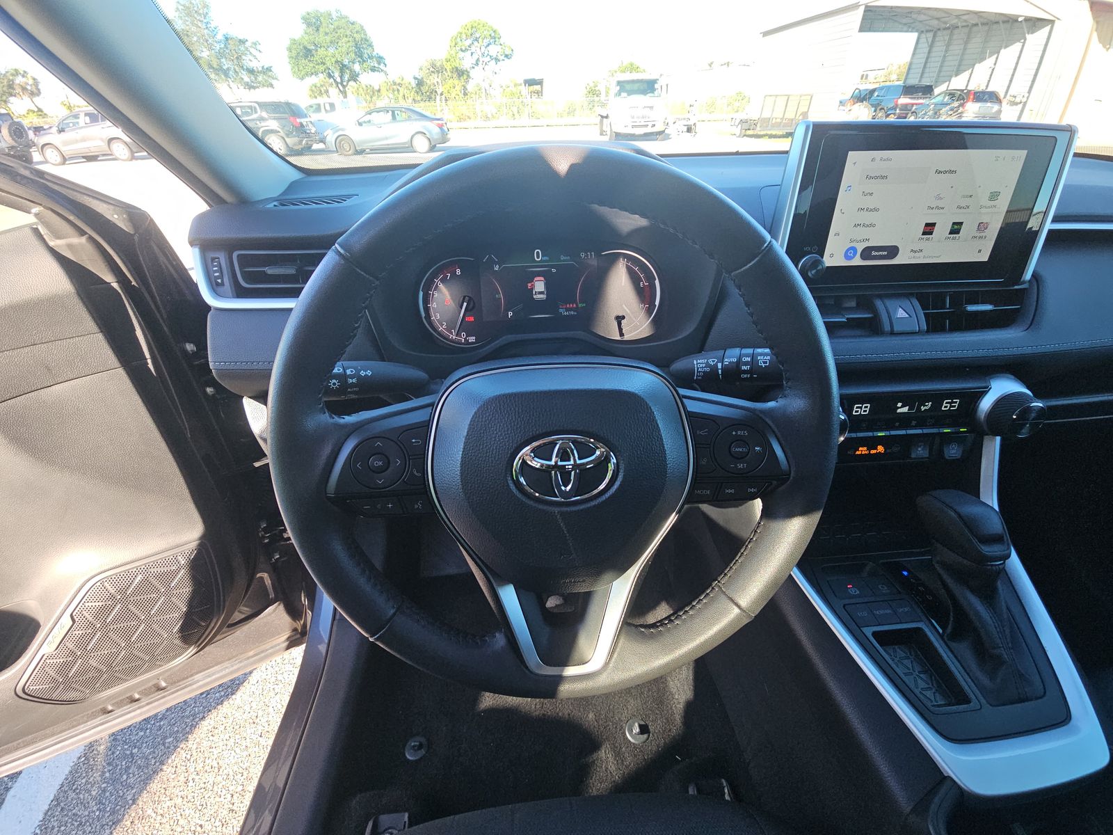 2025 Toyota RAV4 XLE FWD