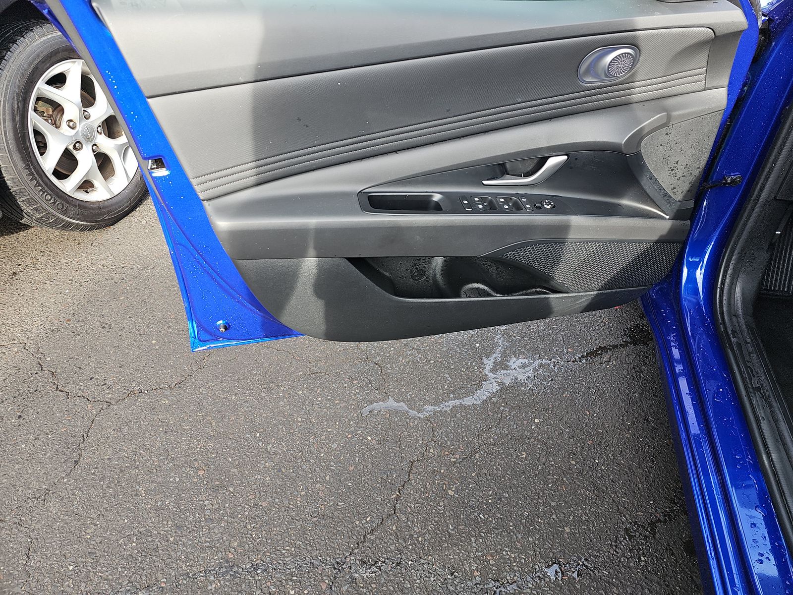 2024 Hyundai Elantra SEL FWD