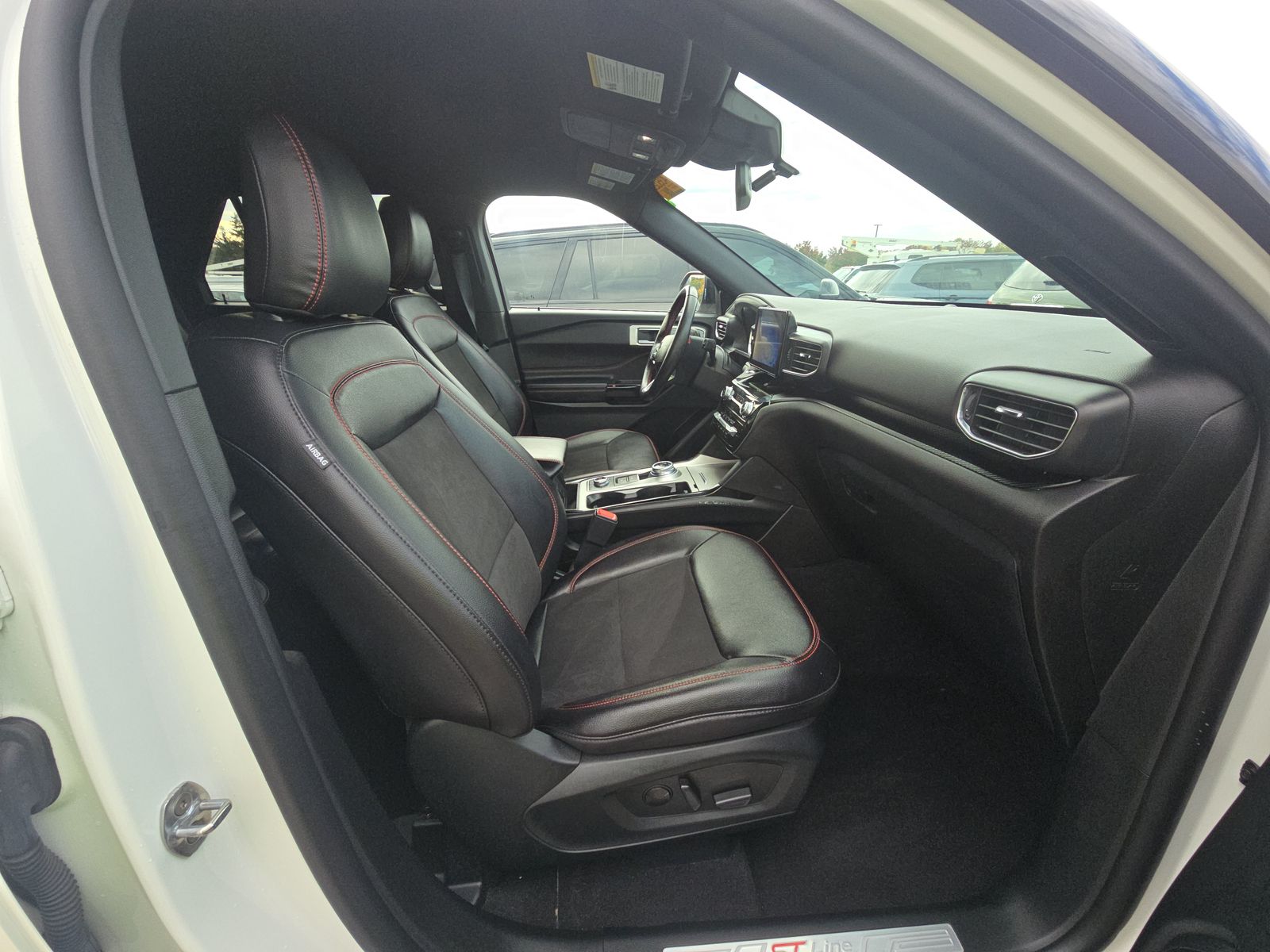 2023 Ford Explorer ST-Line AWD