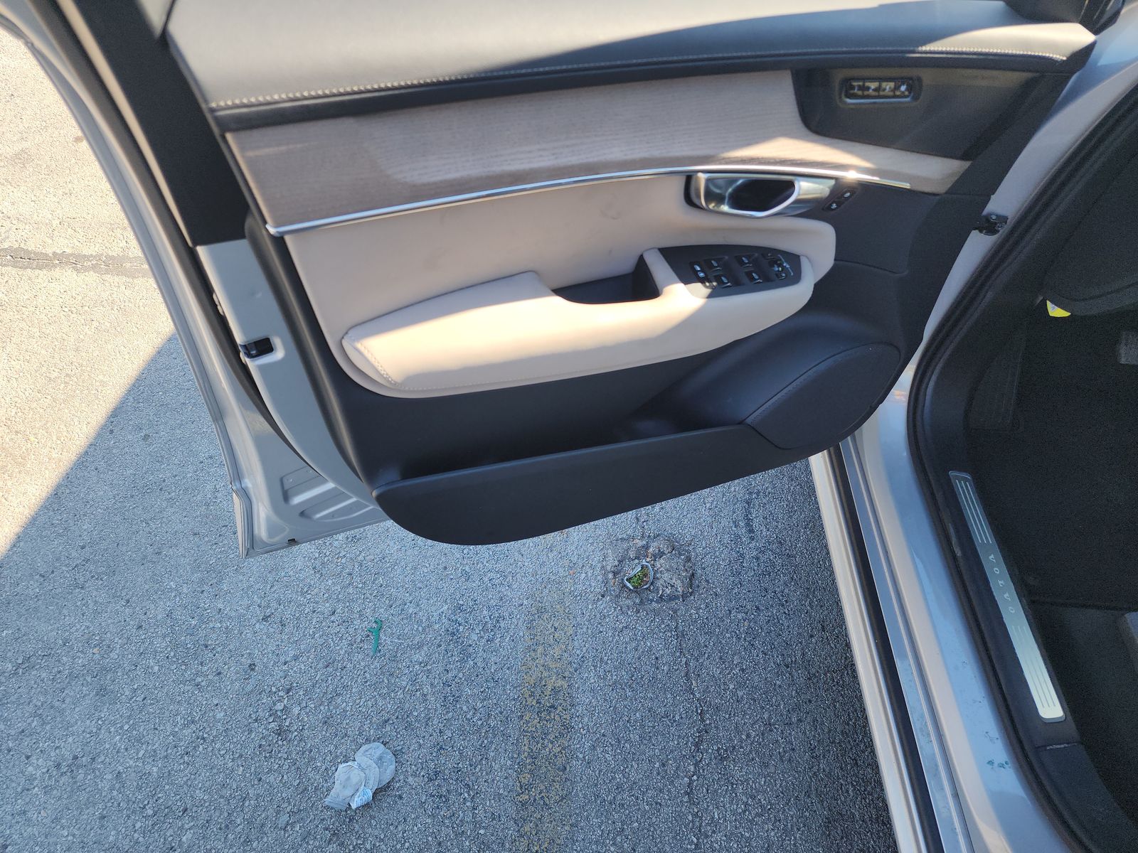 2025 Volvo XC90 B6 Plus AWD