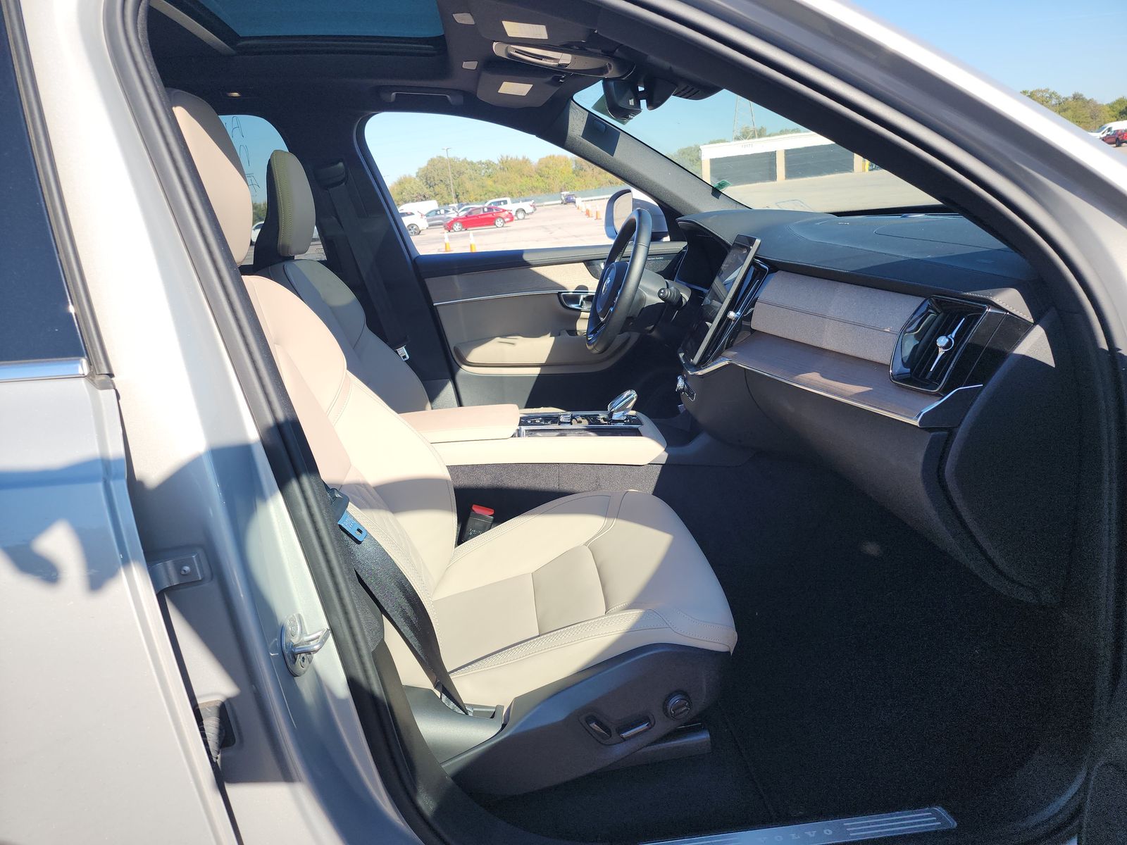 2025 Volvo XC90 B6 Plus AWD