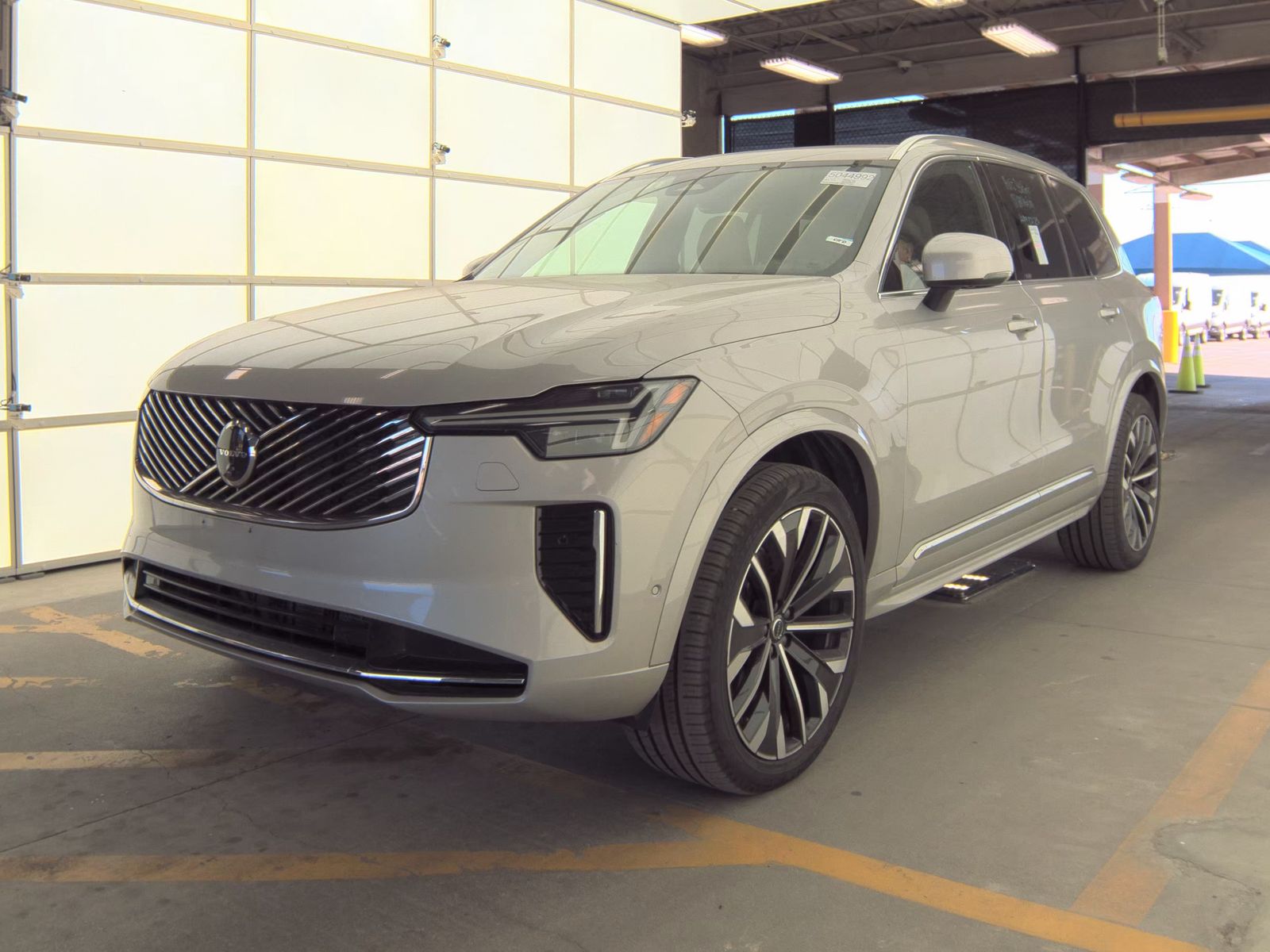 2025 Volvo XC90 B6 Plus AWD