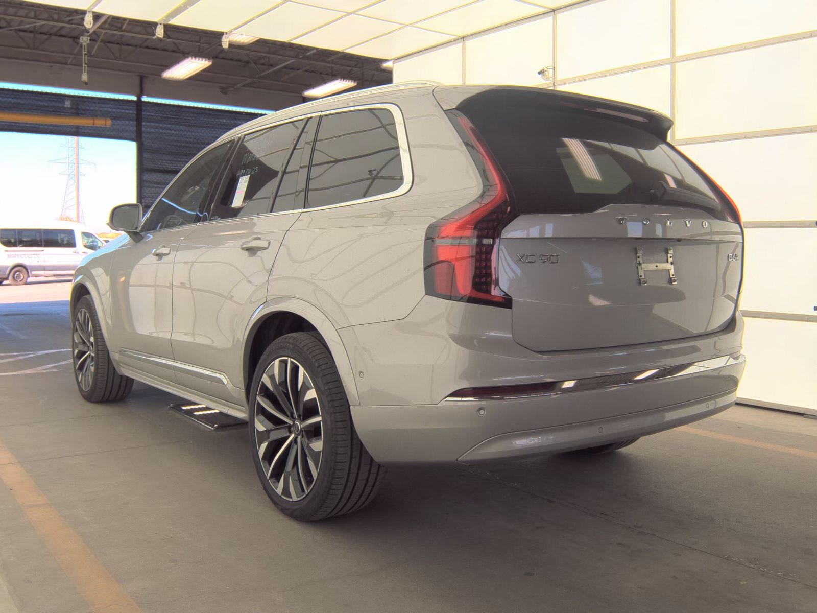 2025 Volvo XC90 B6 Plus AWD