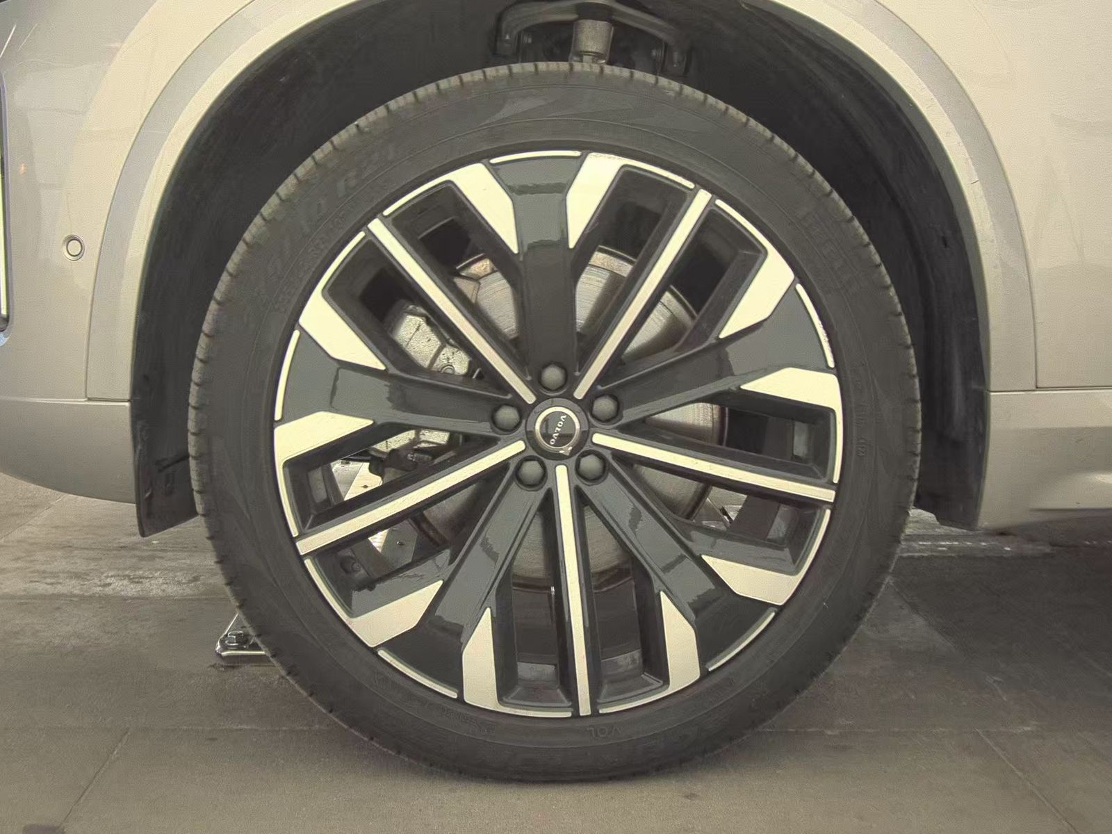 2025 Volvo XC90 B6 Plus AWD