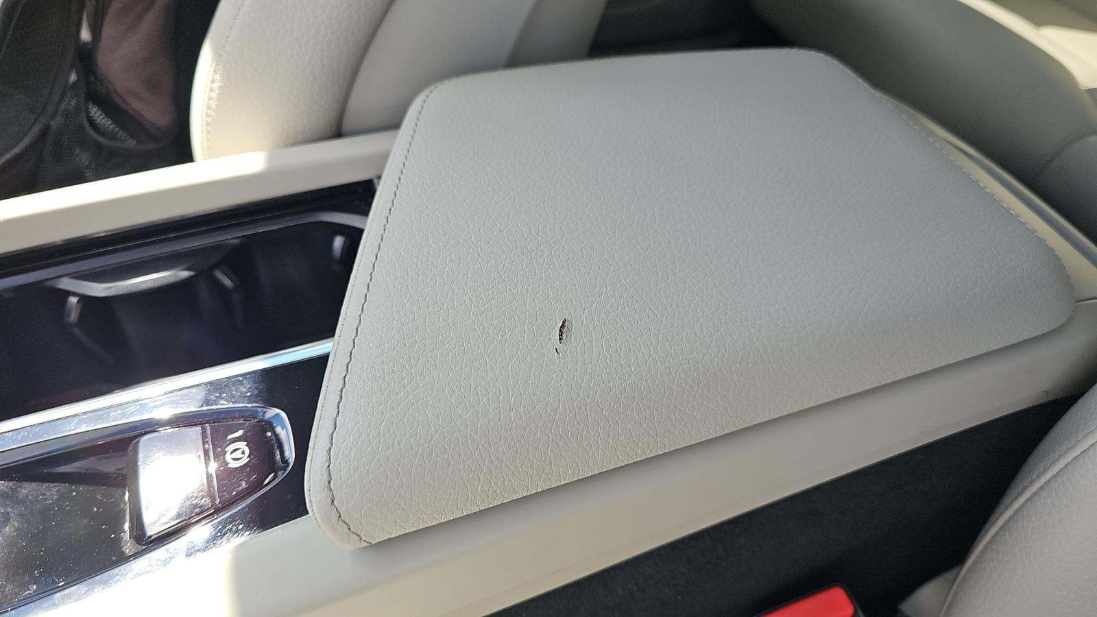 2022 Volvo XC60 B5 Momentum FWD