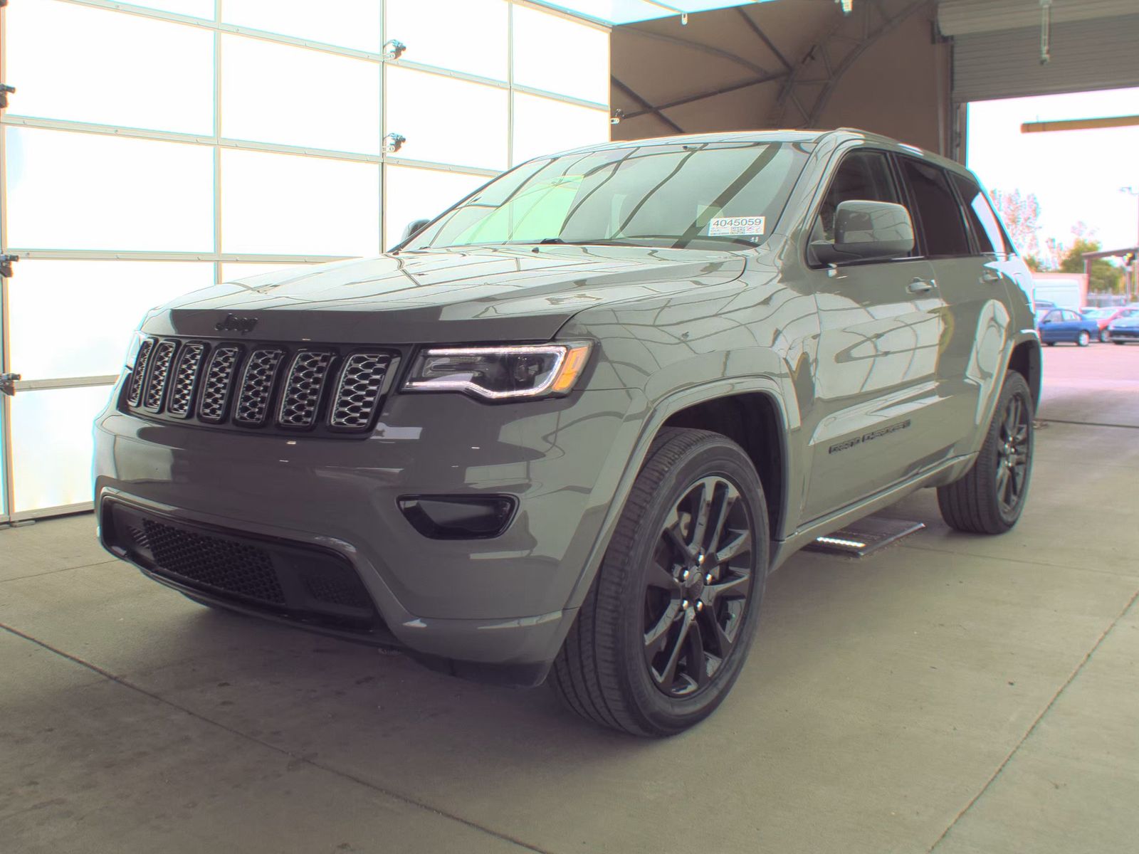 2022 Jeep Grand Cherokee Laredo X AWD