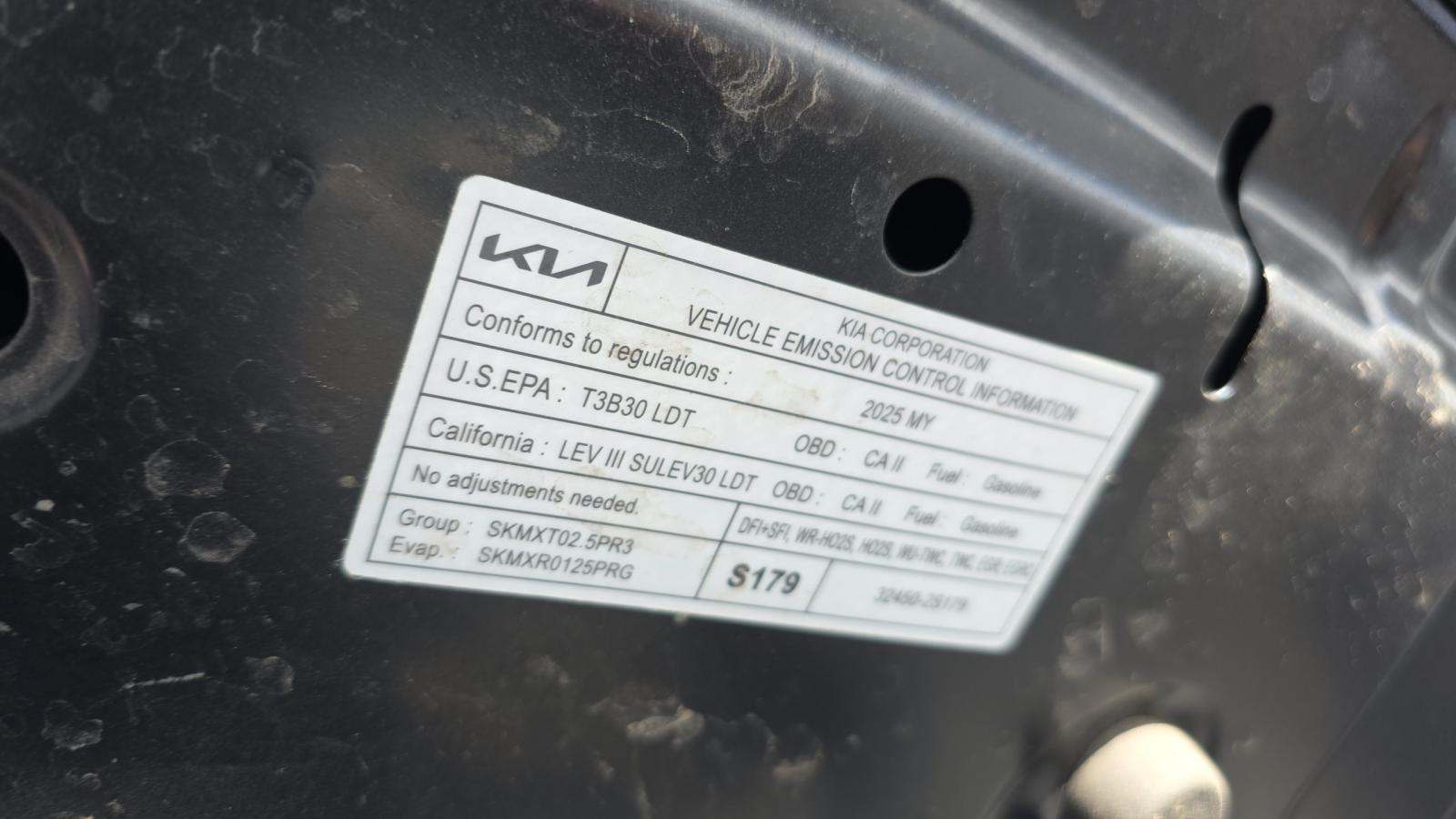 2025 Kia Sportage EX FWD