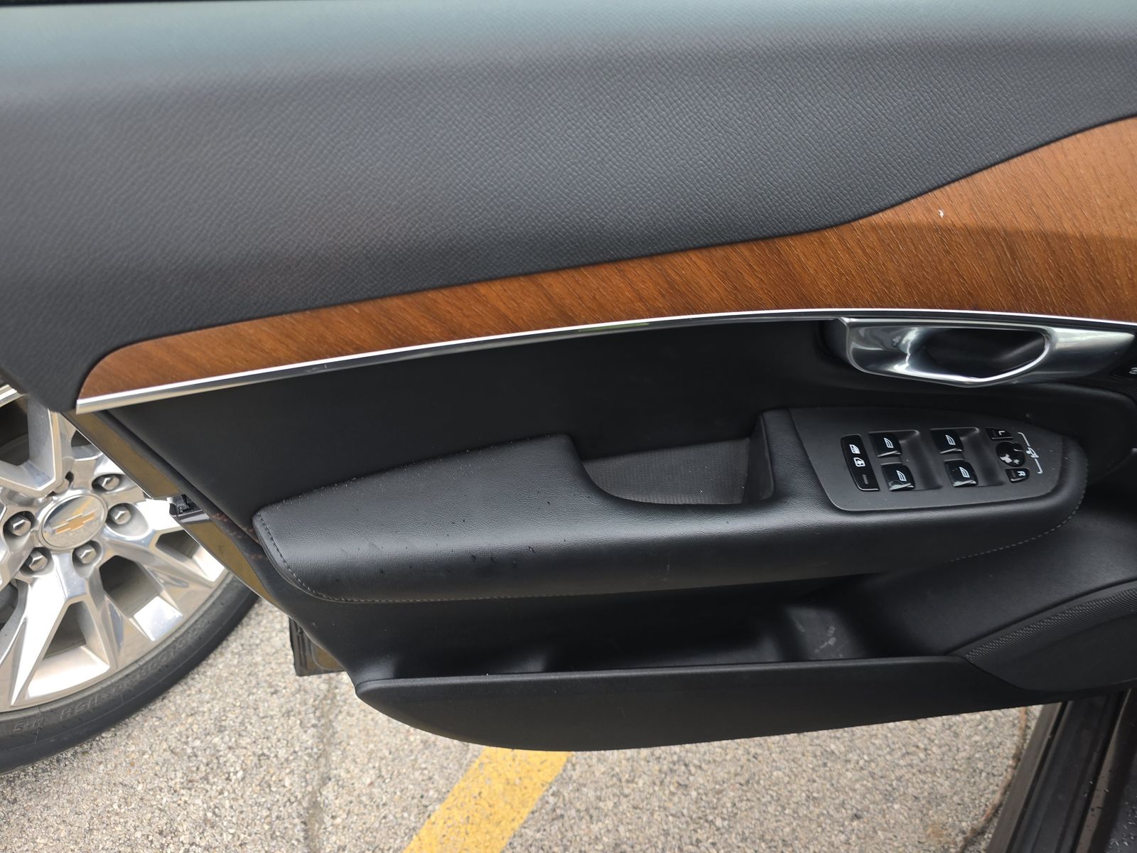 2024 Volvo XC90 B6 Core AWD