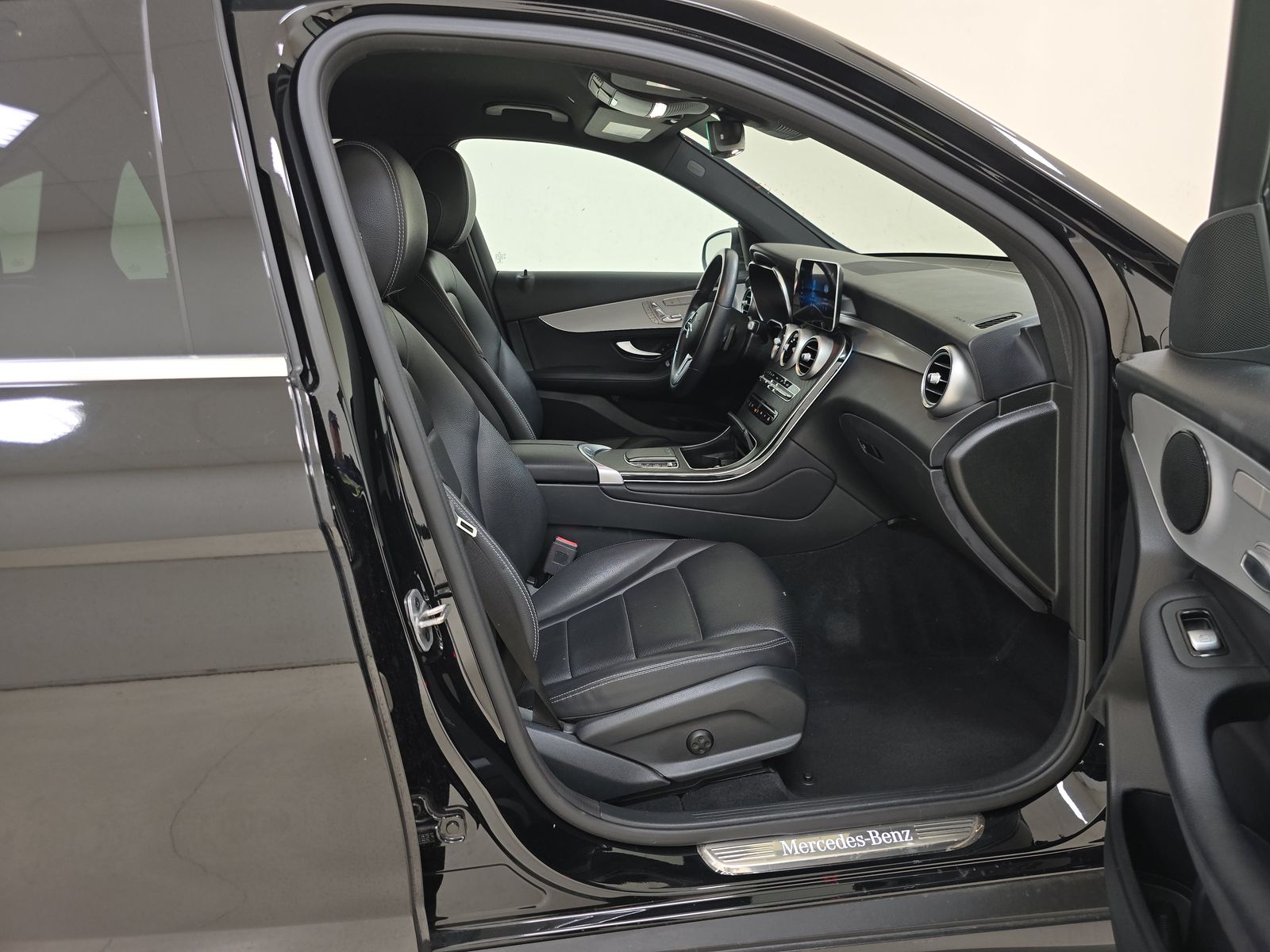 2022 Mercedes-Benz GLC GLC 300 RWD