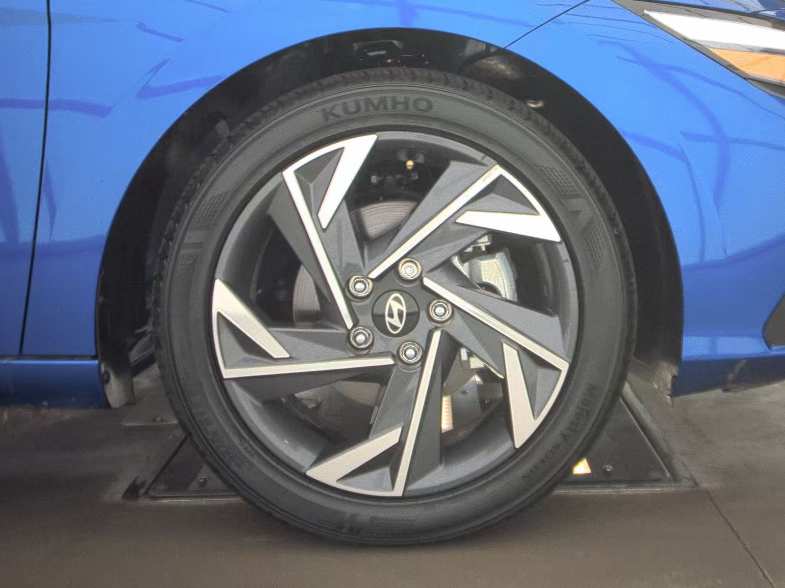 2024 Hyundai Elantra SEL FWD