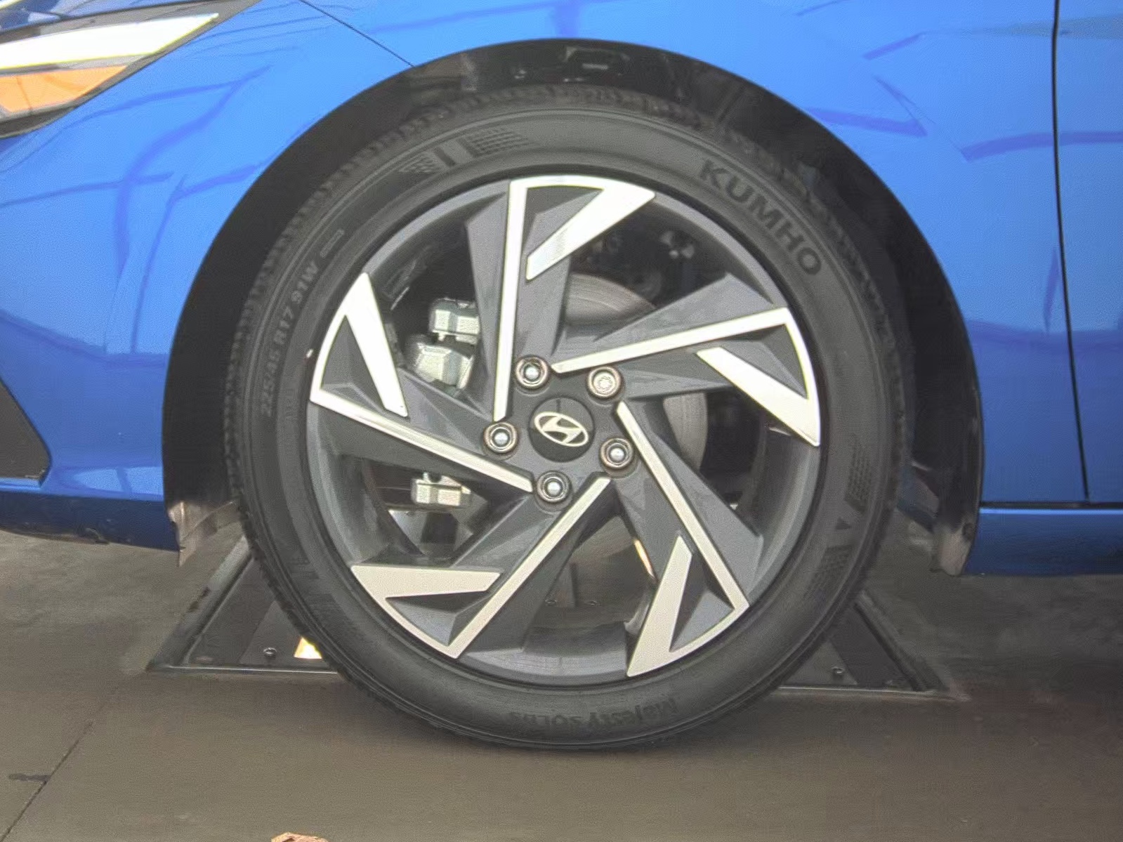 2024 Hyundai Elantra SEL FWD