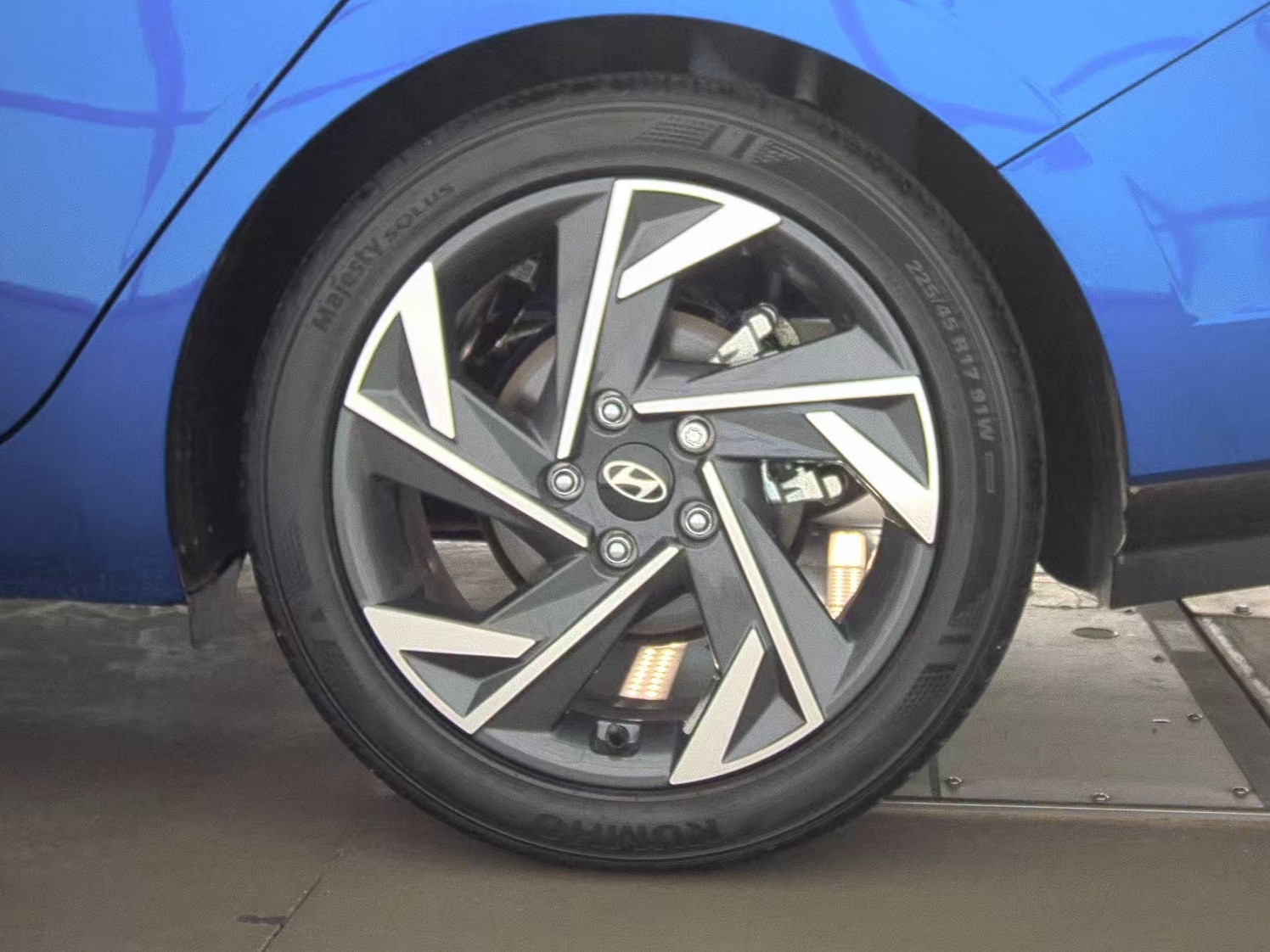 2024 Hyundai Elantra SEL FWD