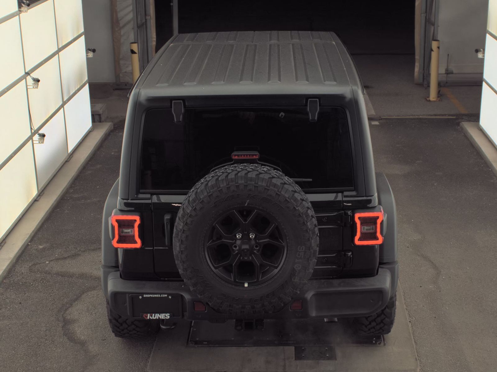 2025 Jeep Wrangler Willys AWD