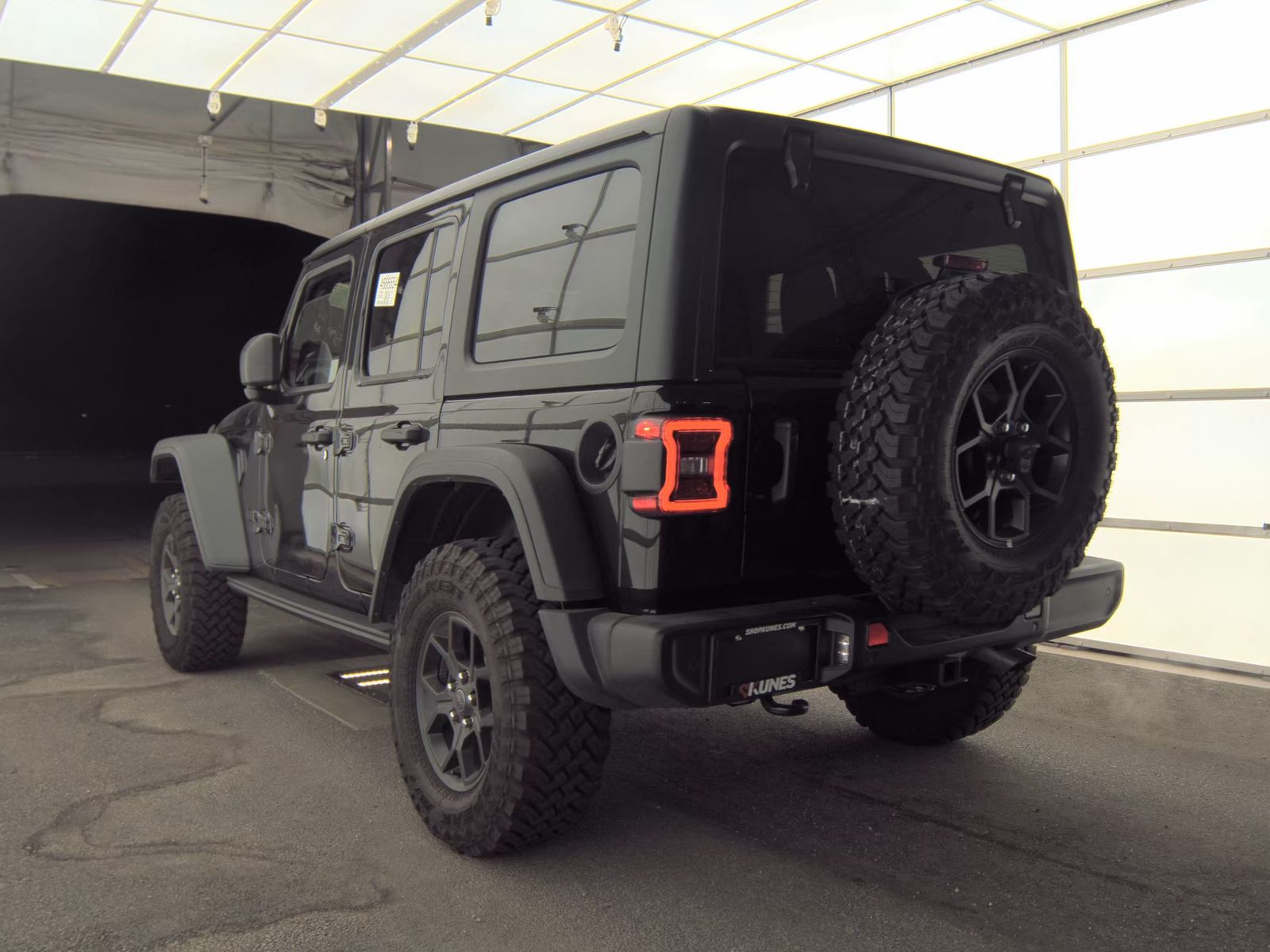 2025 Jeep Wrangler Willys AWD