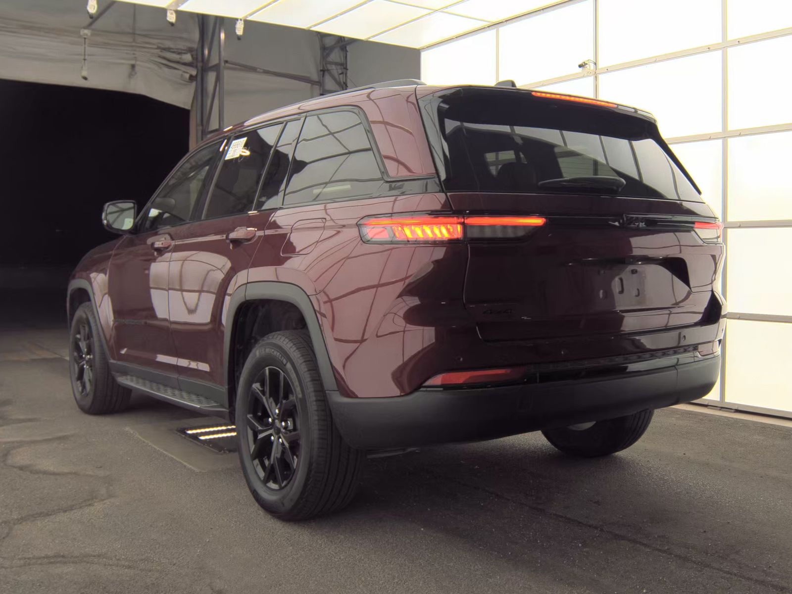 2024 Jeep Grand Cherokee Altitude AWD