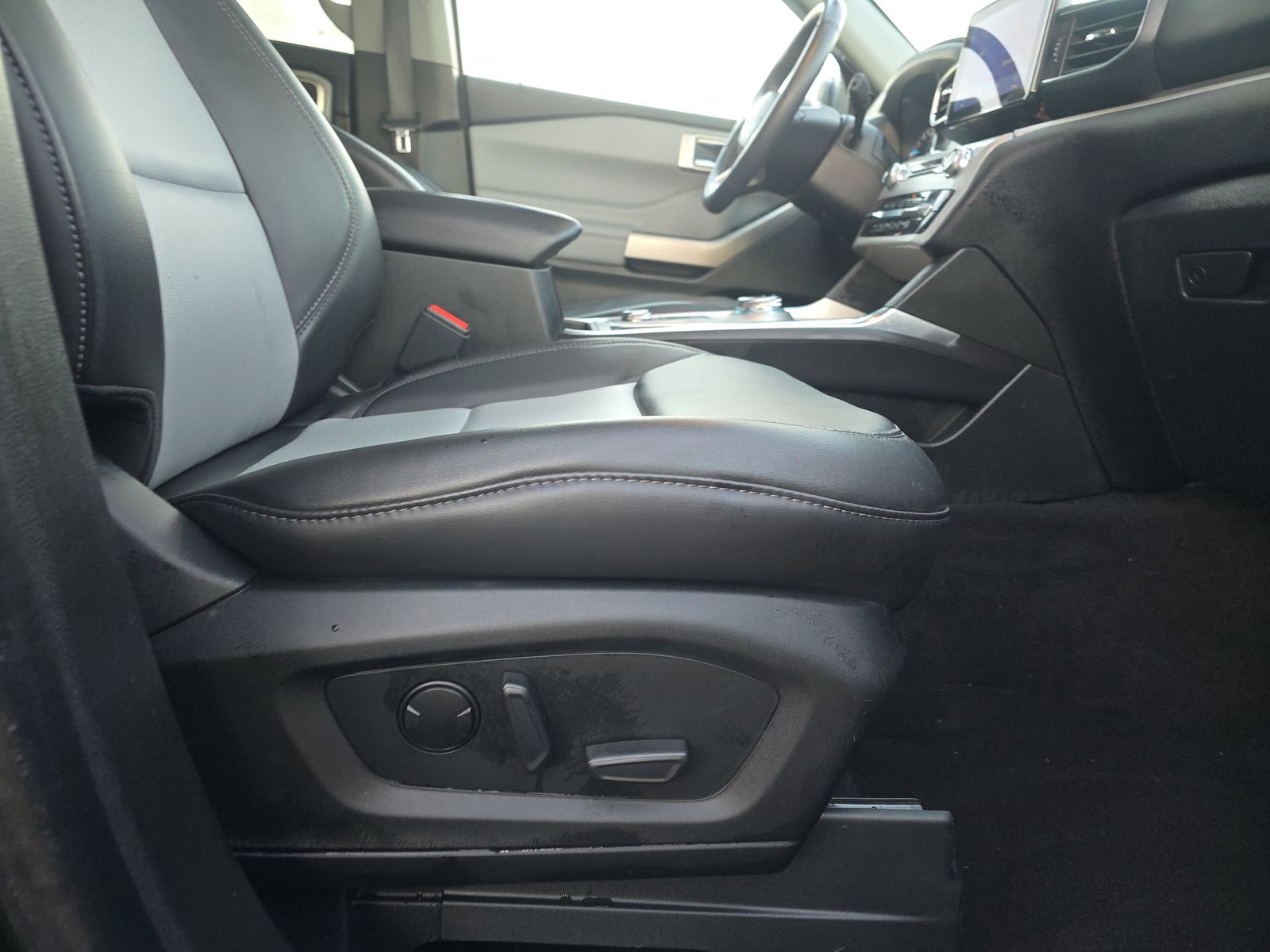 2023 Ford Explorer XLT AWD