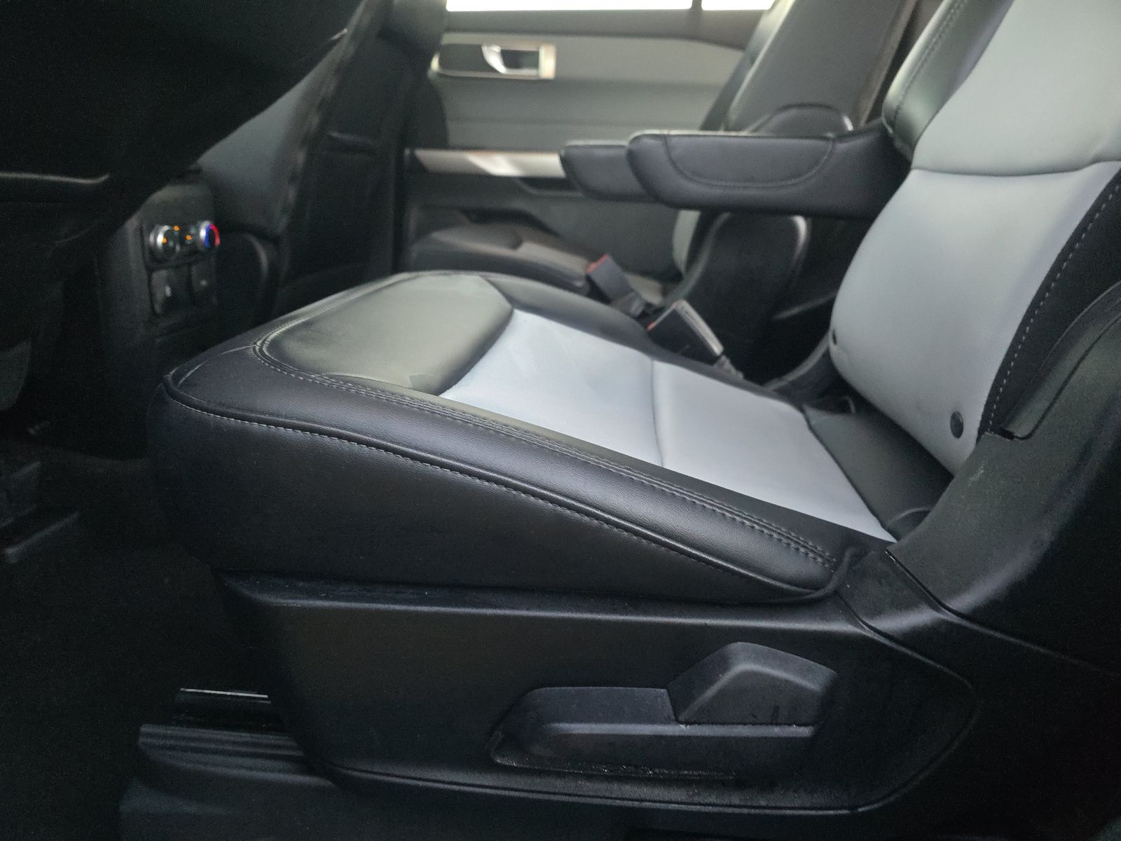 2023 Ford Explorer XLT AWD