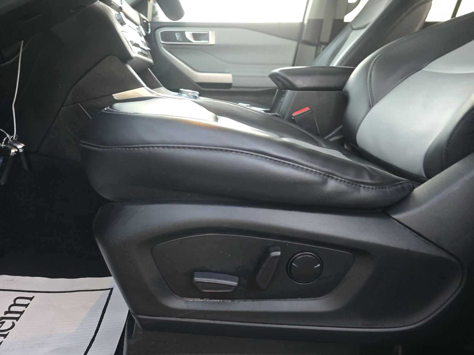 2023 Ford Explorer XLT AWD