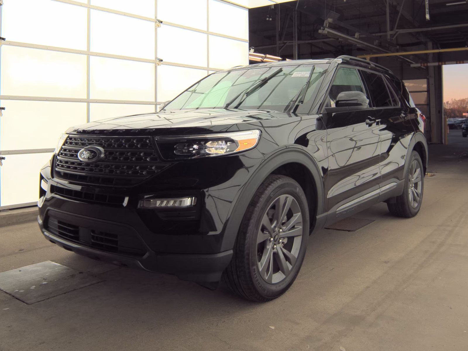 2023 Ford Explorer XLT AWD