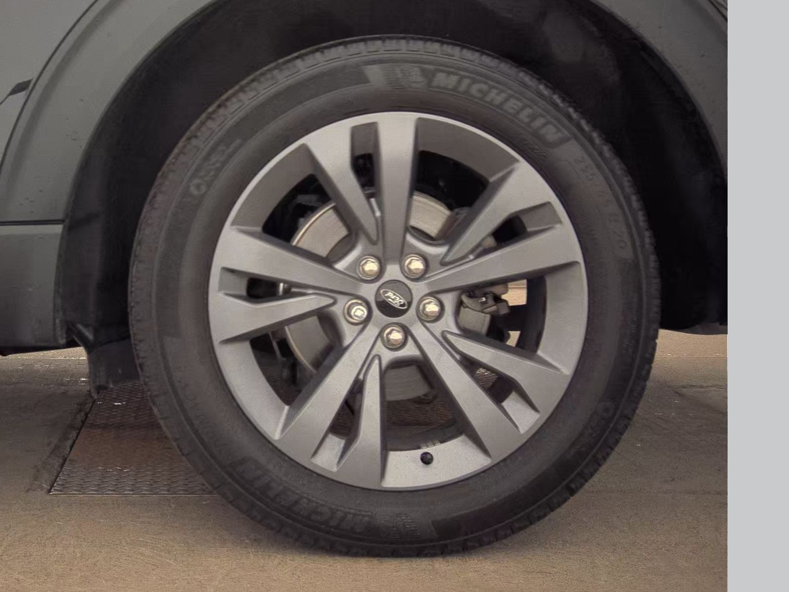 2023 Ford Explorer XLT AWD