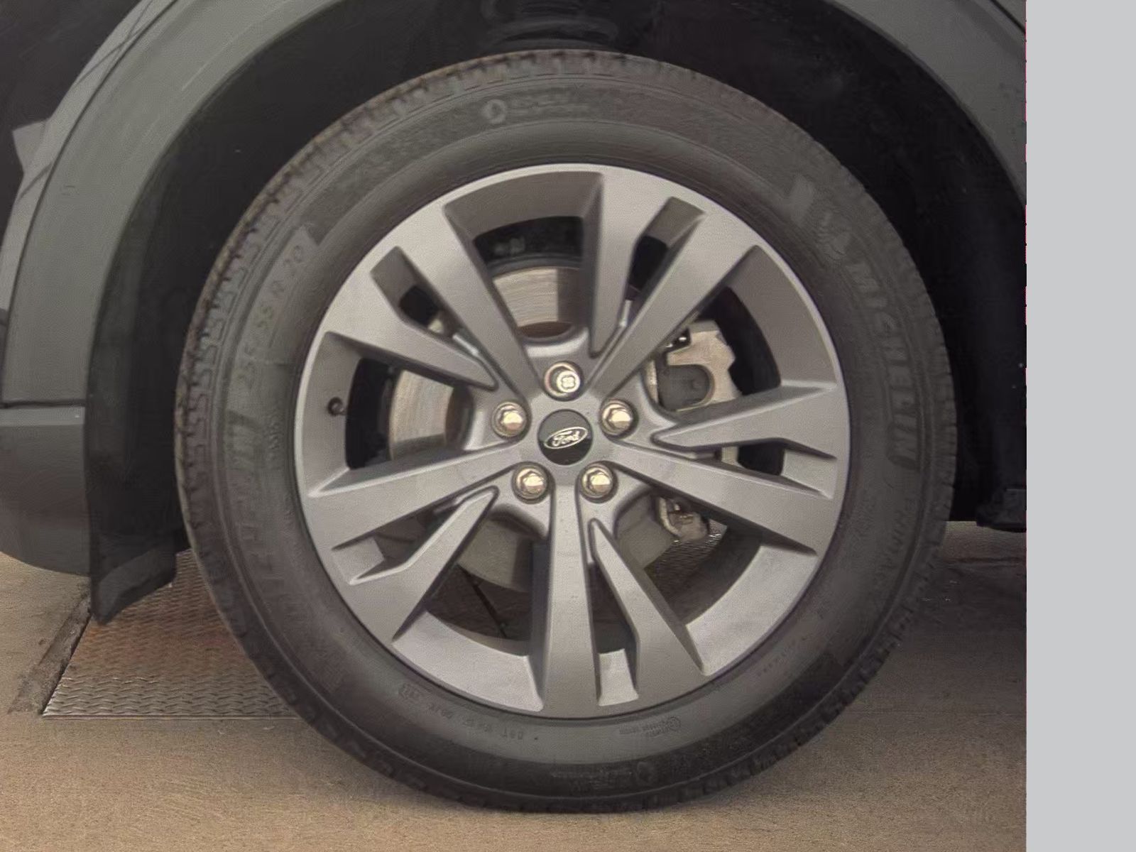 2023 Ford Explorer XLT AWD