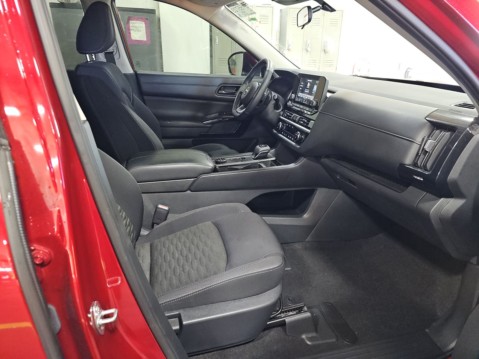 2023 Nissan Pathfinder SV AWD