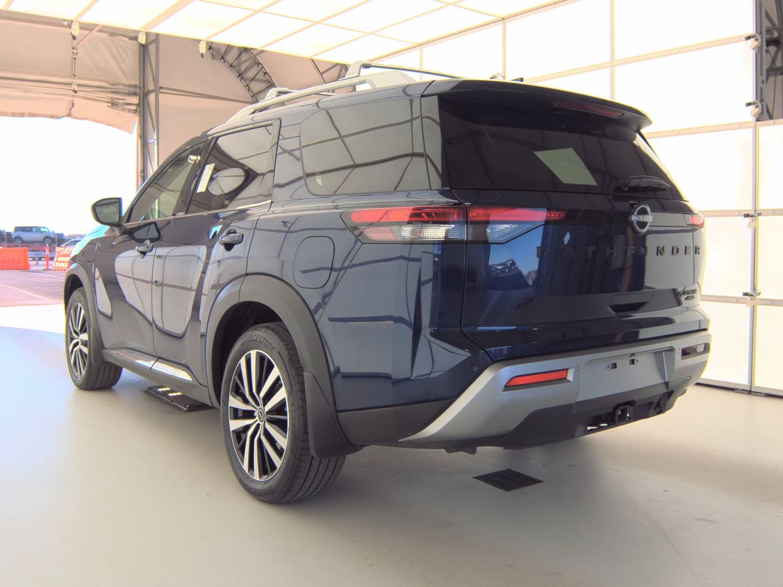 2023 Nissan Pathfinder Platinum AWD