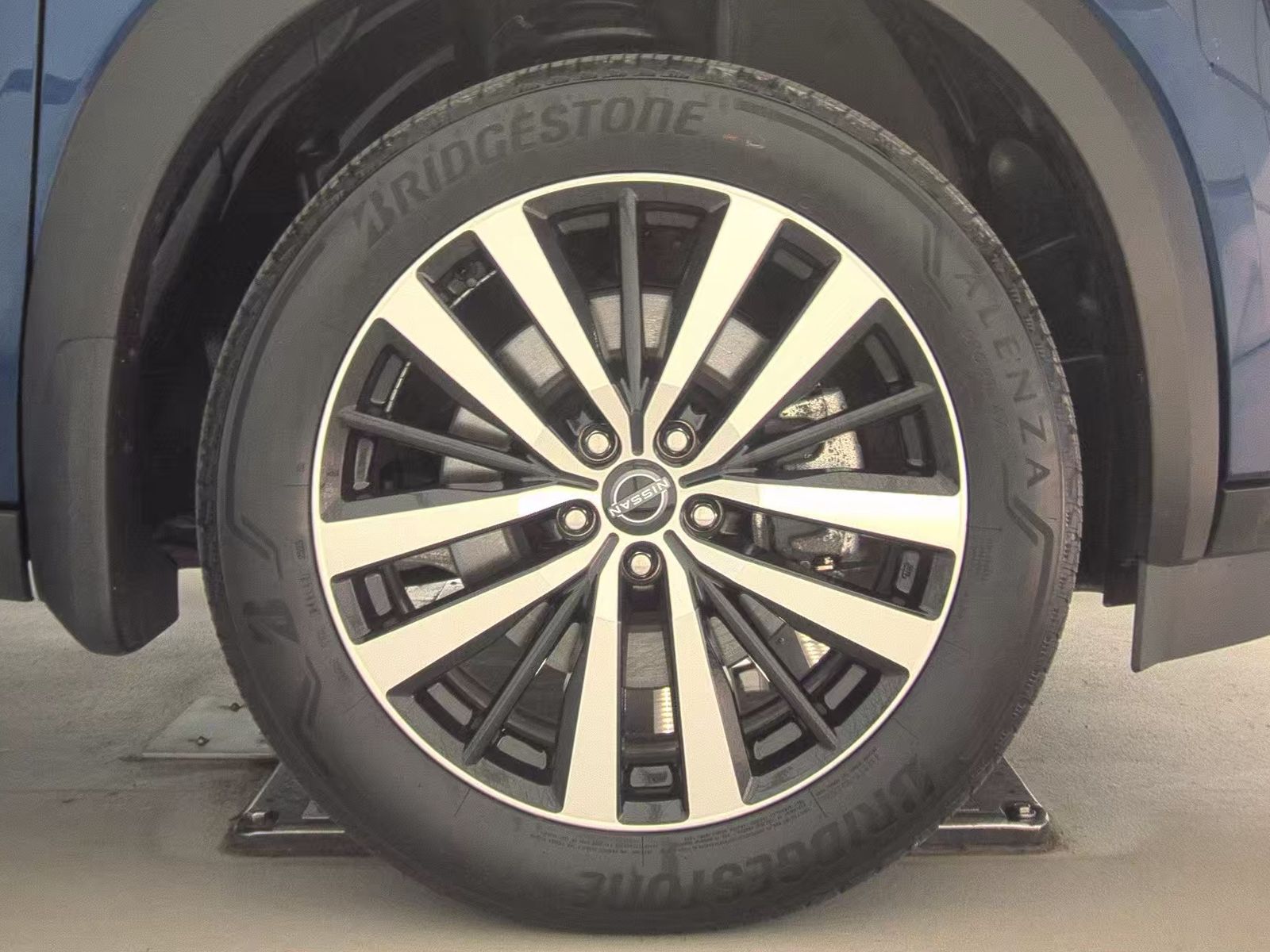 2023 Nissan Pathfinder Platinum AWD