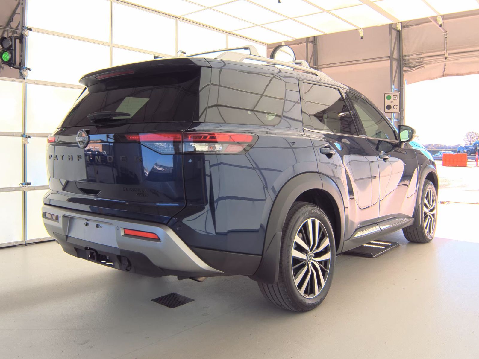 2023 Nissan Pathfinder Platinum AWD