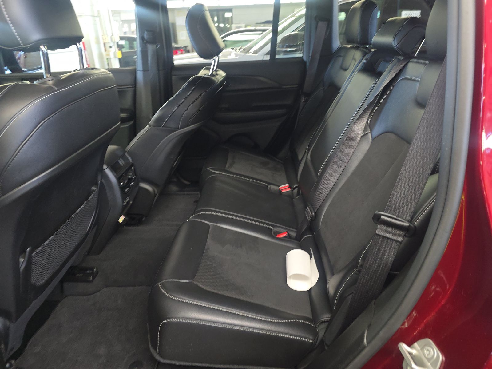 2024 Jeep Grand Cherokee Altitude AWD