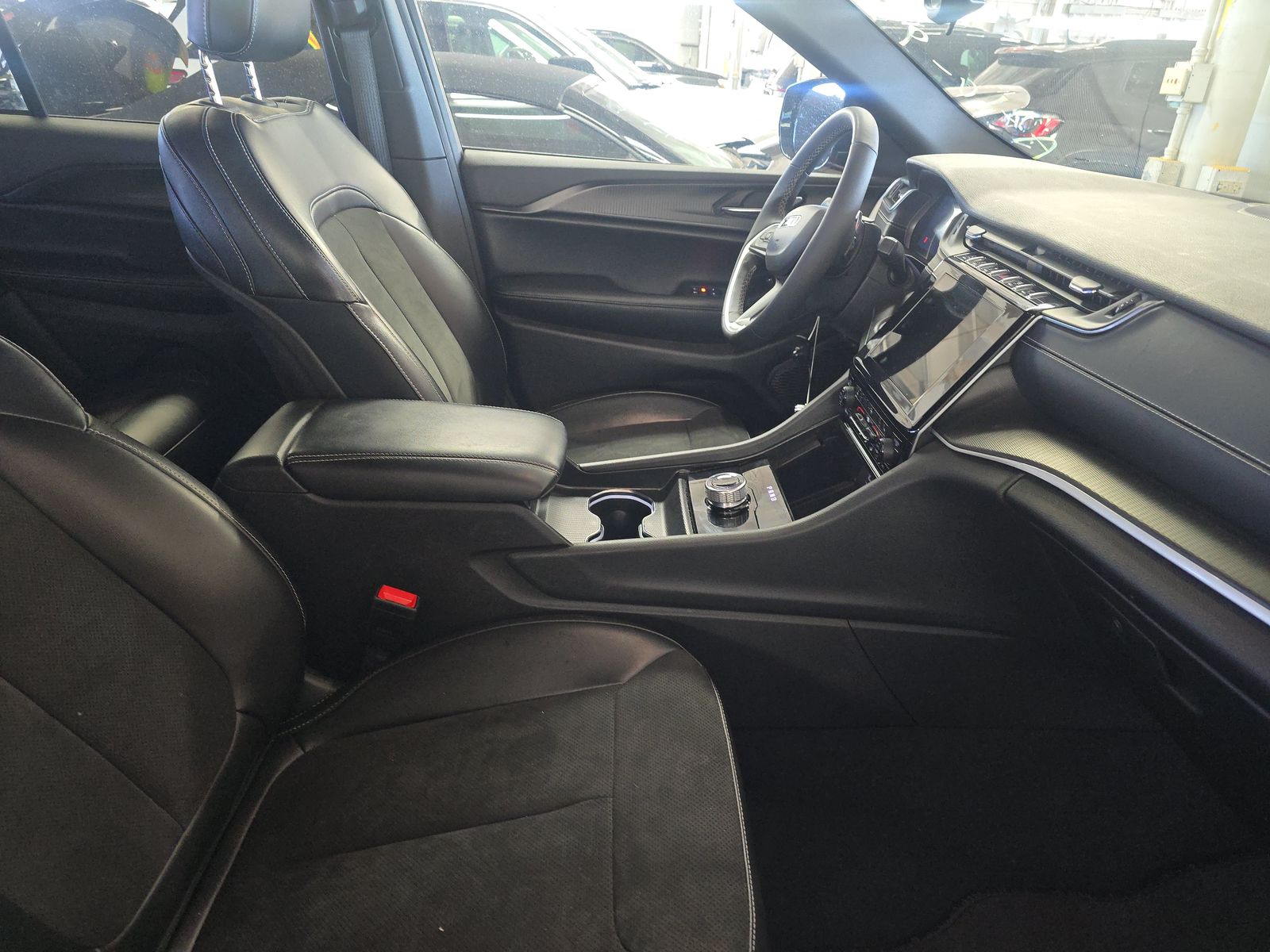 2024 Jeep Grand Cherokee Altitude AWD