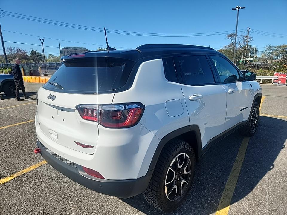 2025 Jeep Compass Trailhawk AWD