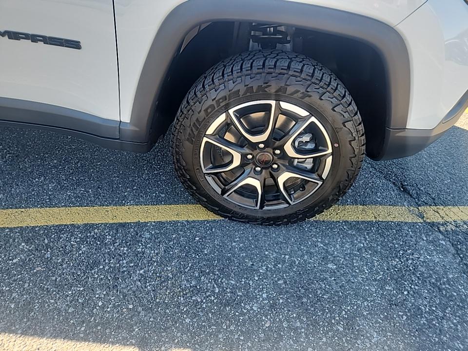 2025 Jeep Compass Trailhawk AWD