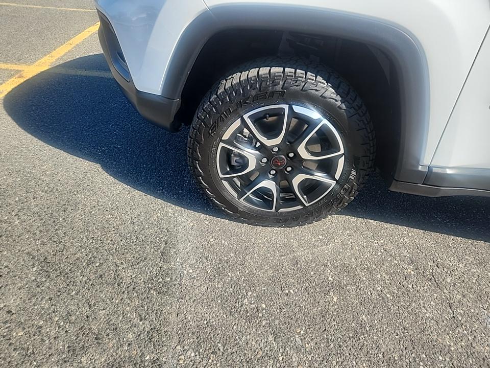 2025 Jeep Compass Trailhawk AWD