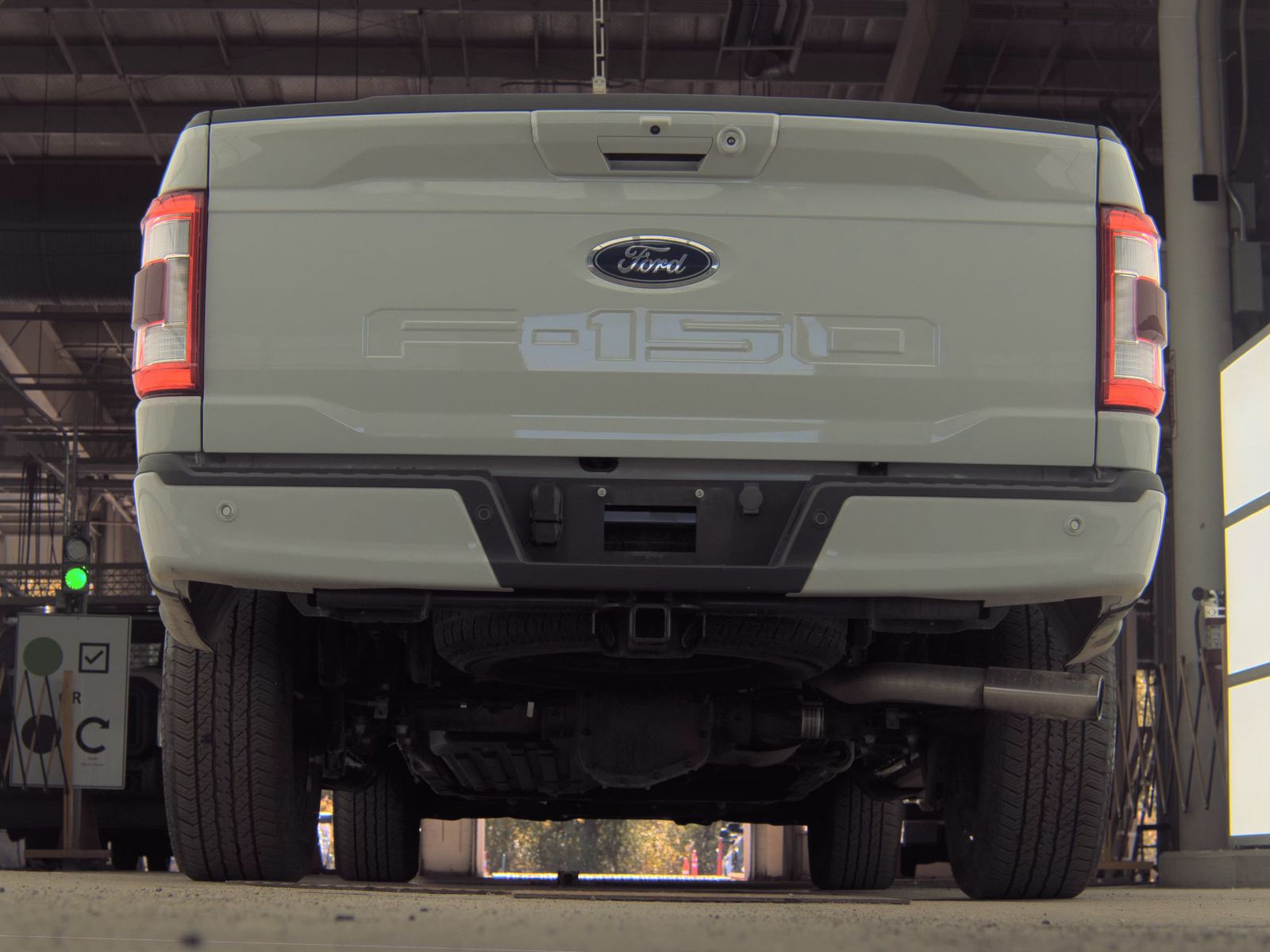 2023 Ford F-150 Hybrid Lariat AWD