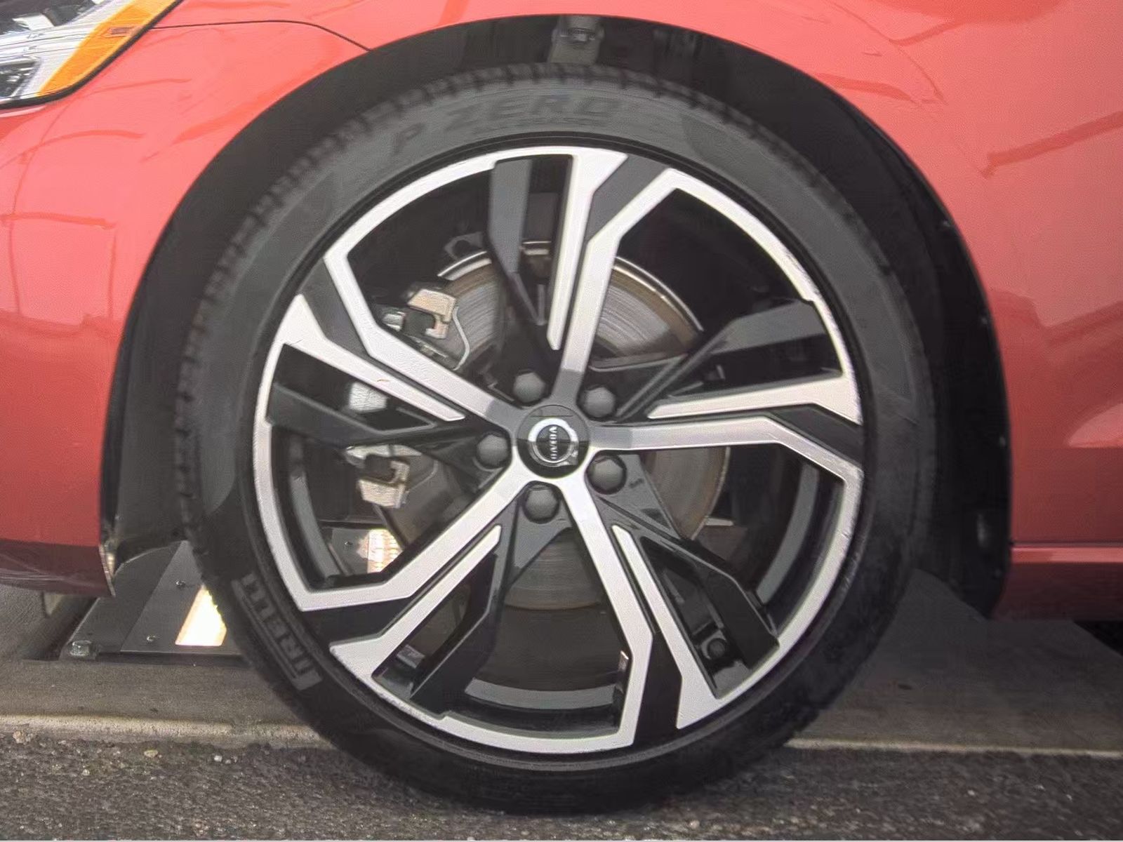 2024 Volvo S60 B5 Core FWD