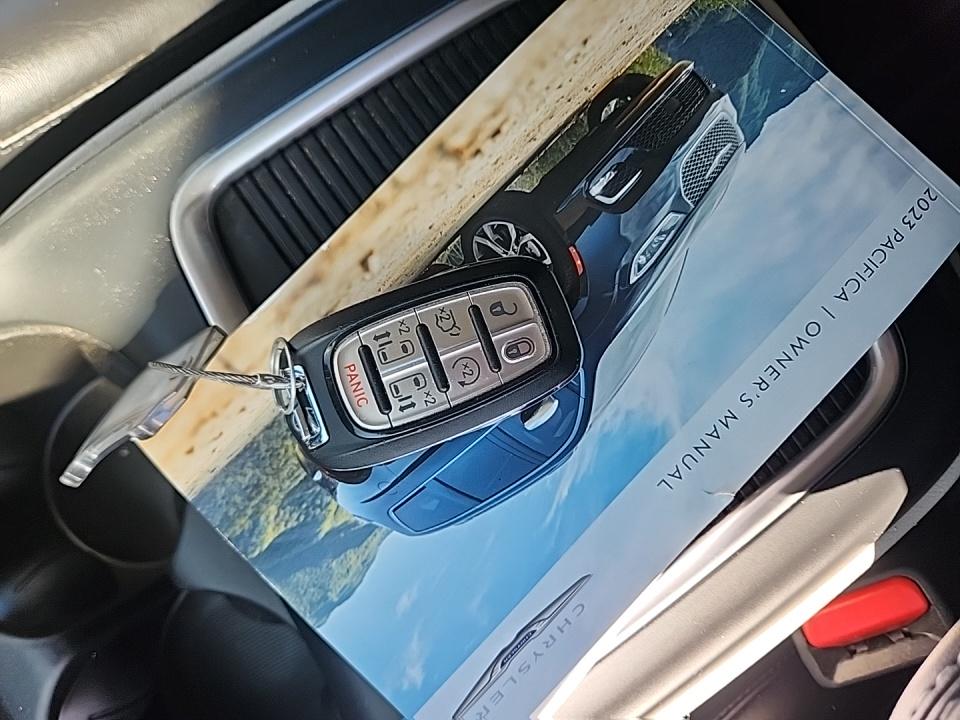 2023 Chrysler Pacifica Touring L FWD
