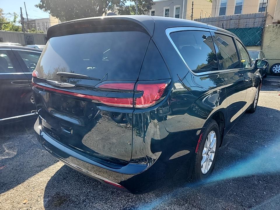 2023 Chrysler Pacifica Touring L FWD