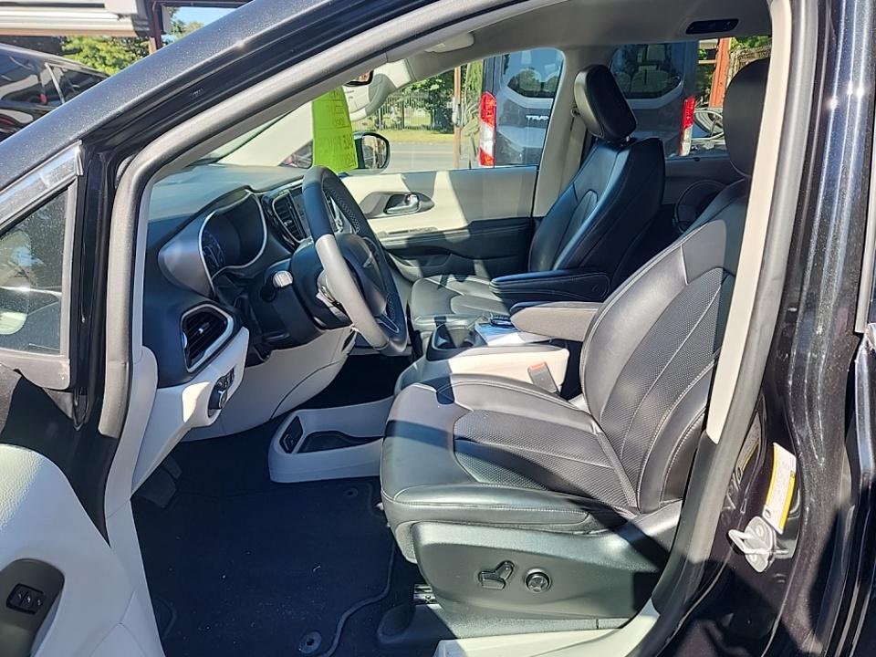 2023 Chrysler Pacifica Touring L FWD