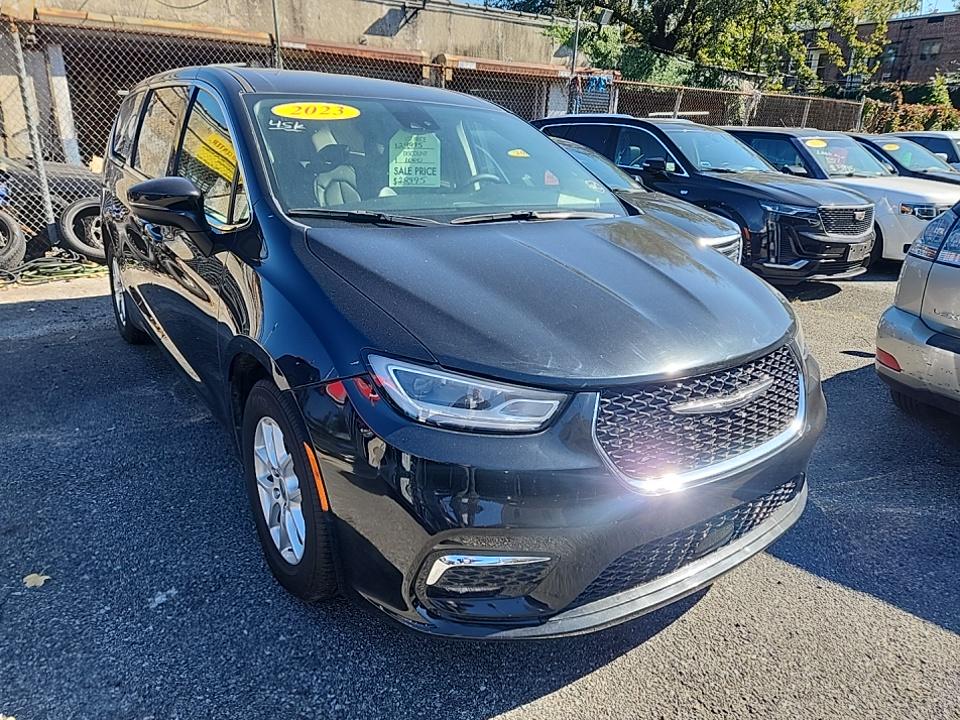 2023 Chrysler Pacifica Touring L FWD