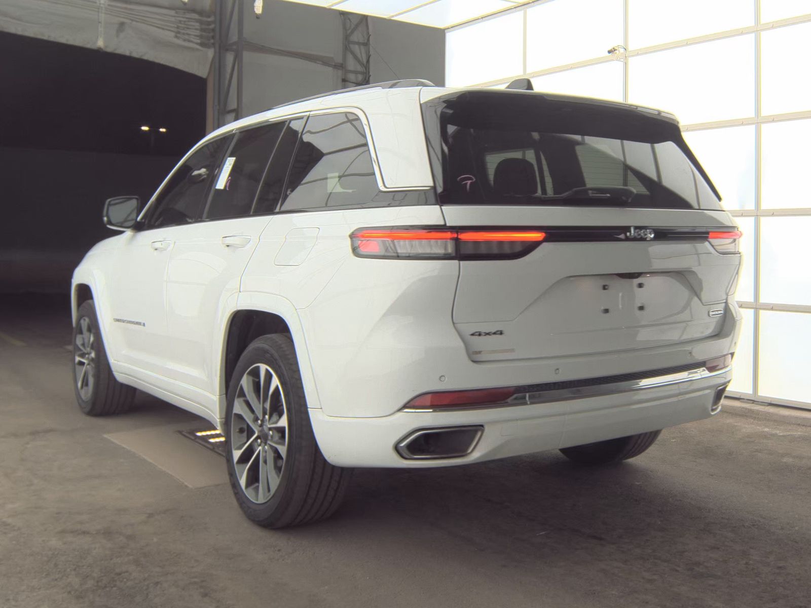 2023 Jeep Grand Cherokee Overland AWD