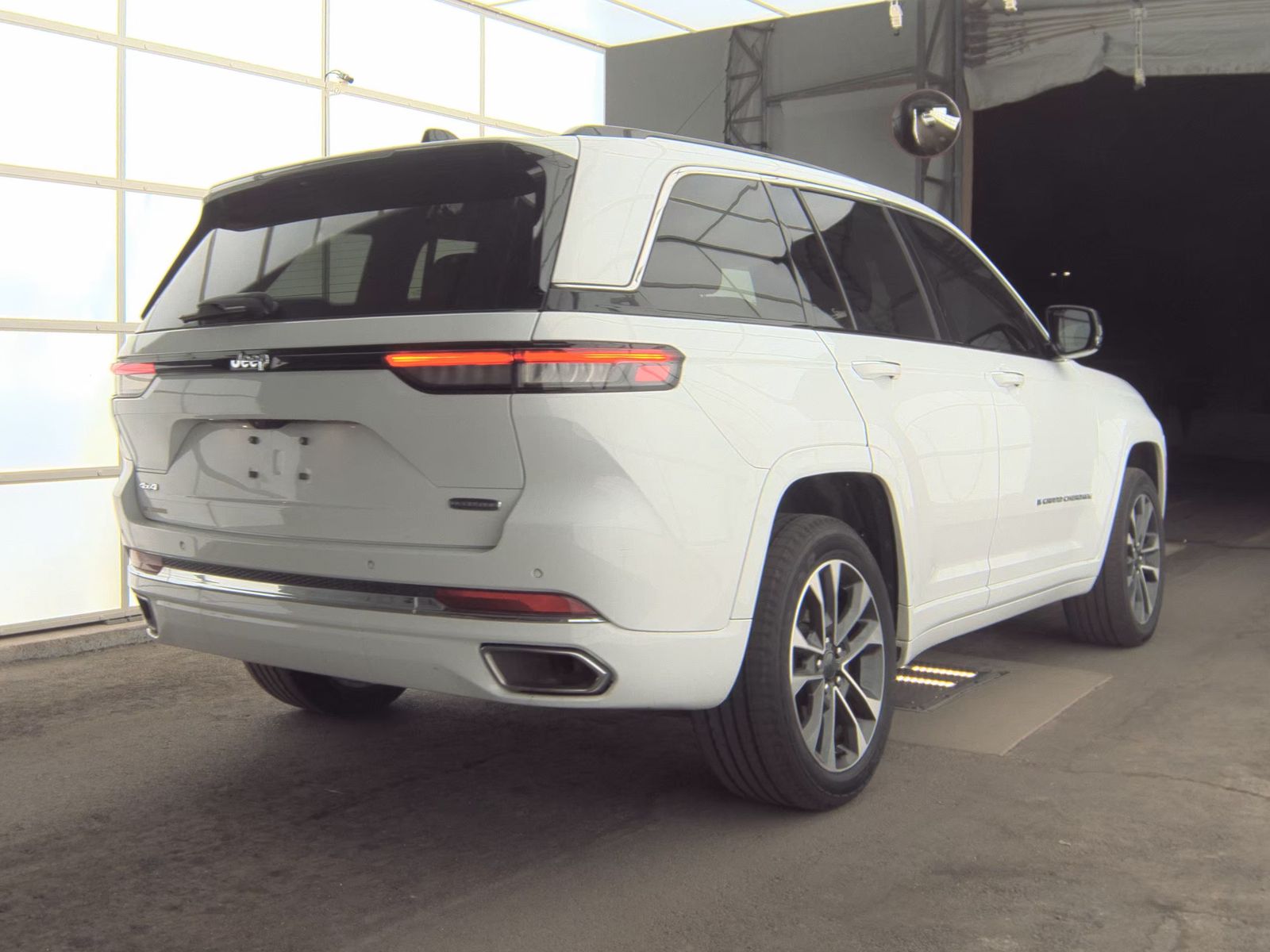 2023 Jeep Grand Cherokee Overland AWD