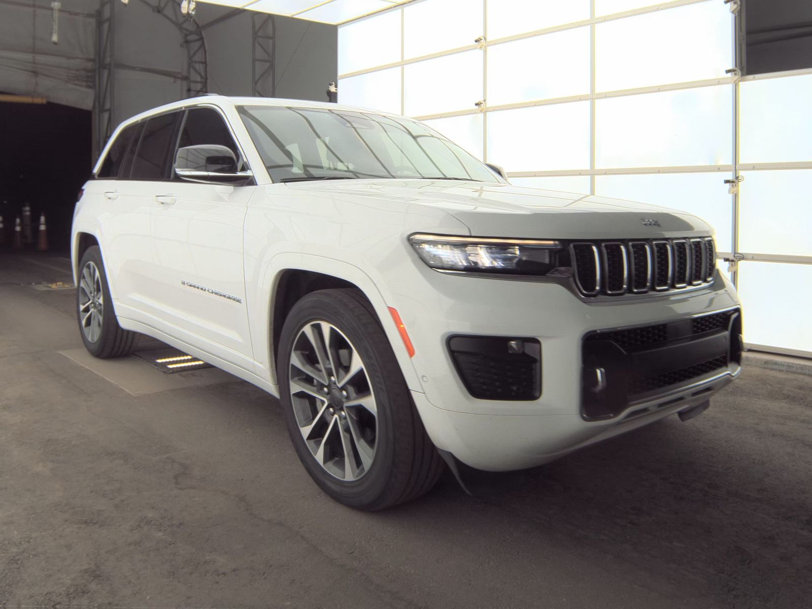 2023 Jeep Grand Cherokee Overland AWD